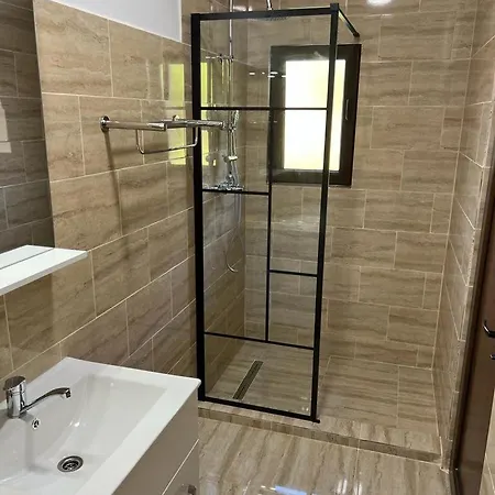 De Inchiriat Cris&dia Guest house *